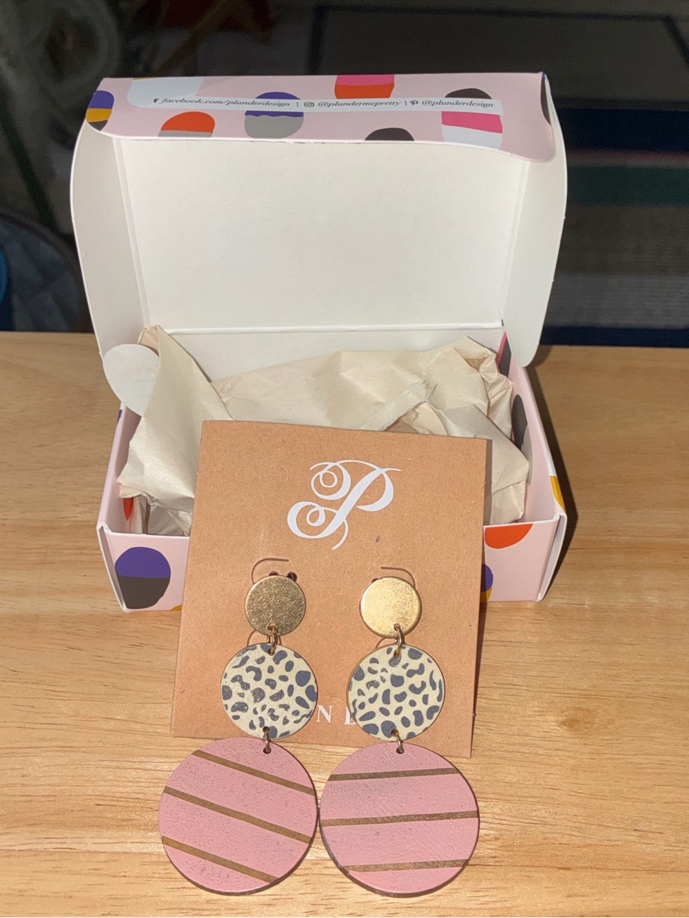 NIB Plunder Design Ayana Animal Print & Pink Drop Earrings - Picture 1 of 8